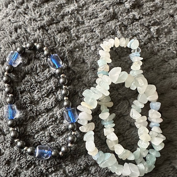 Bundle of beaded bracelets - Picture 4 of 8